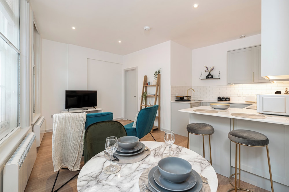 JOIVY Stylish 1 bed flats in Soho