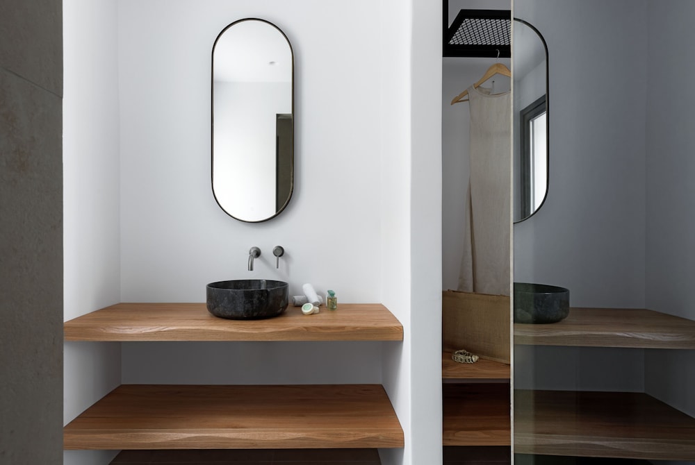 WhiteArt Suites