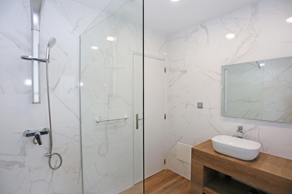 B61 - Carnation Sun Apartment in Lagos