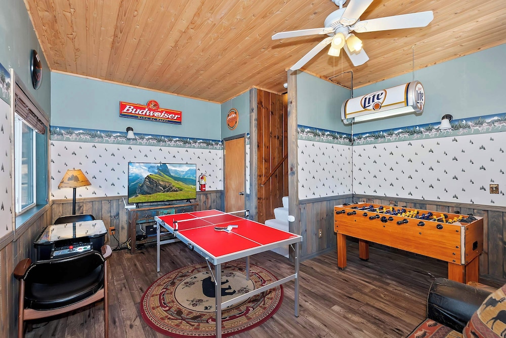 Yosemite Pines Cabin - Sleeps 6