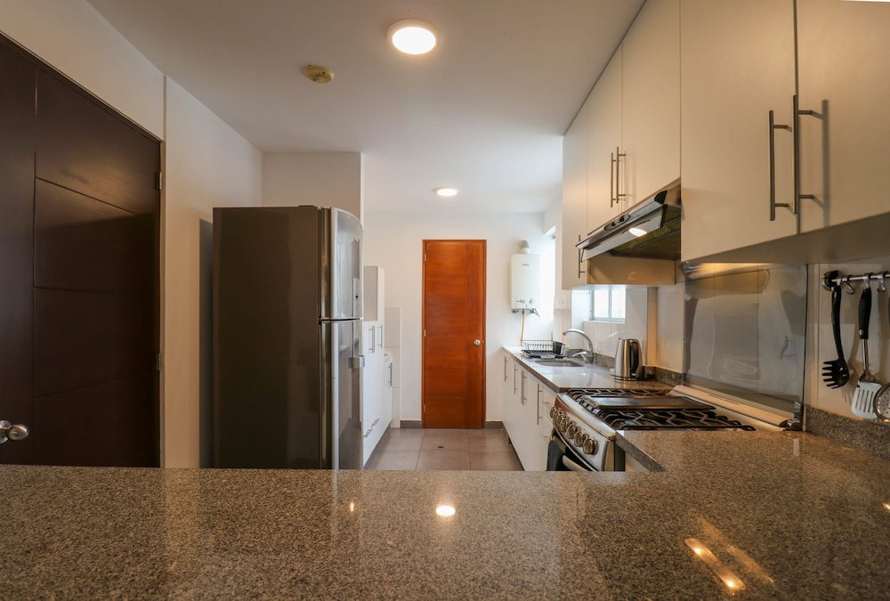 w Elegant 2BR w Fantastic View in Miraflores