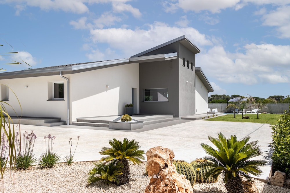 Flaben Luxury Villa in Diano Marina