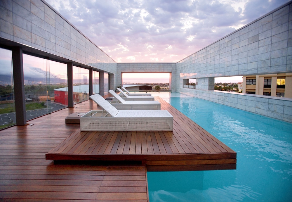 Island Letting-Crystal towers
