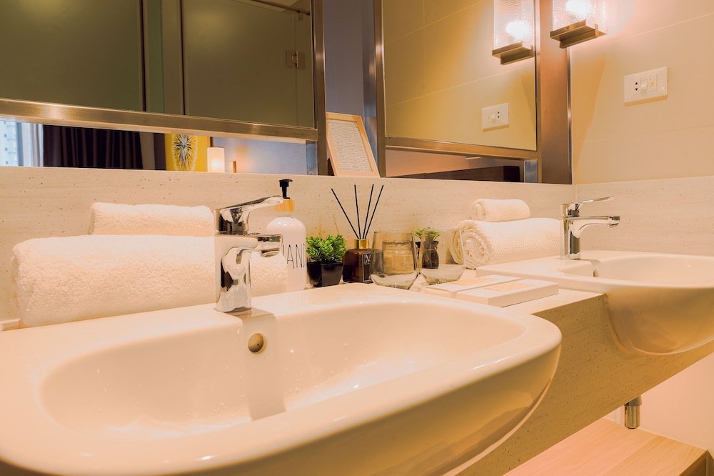 Hotel Residences at Acqua