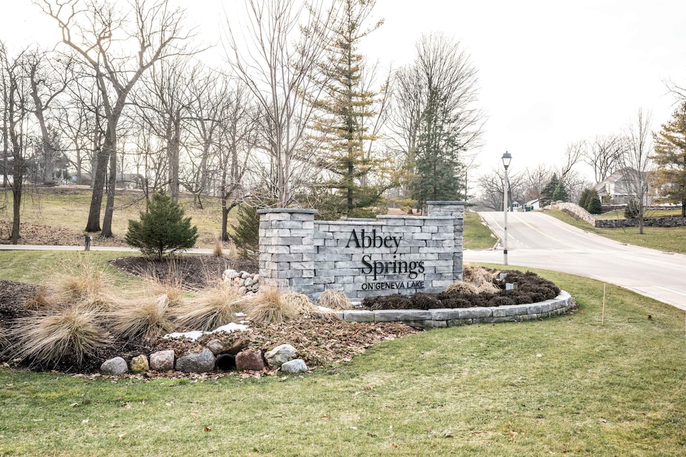 Briarwood Serenity at Abbey Springs Quiet 4 Bdr! view 3