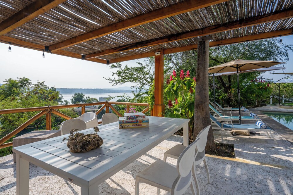Luxury House Pool fire Pit & Lake view