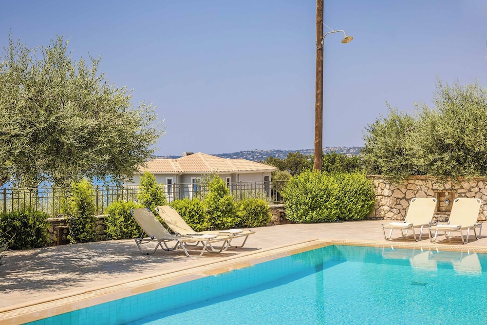 Villa Latos