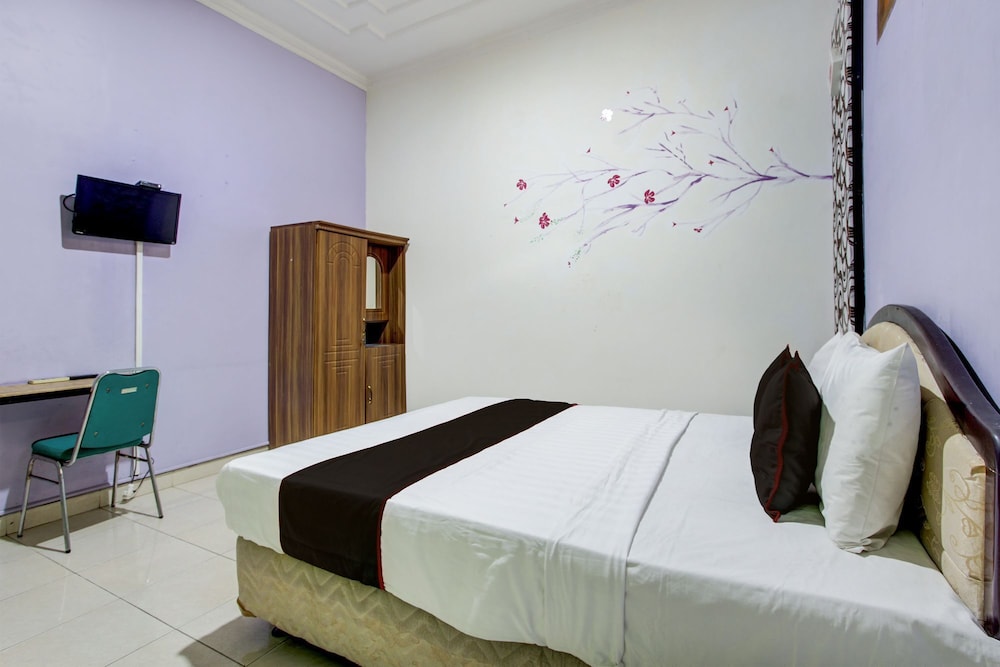Hotel O Solo near RS JIH Solo formerly Azifa Inn