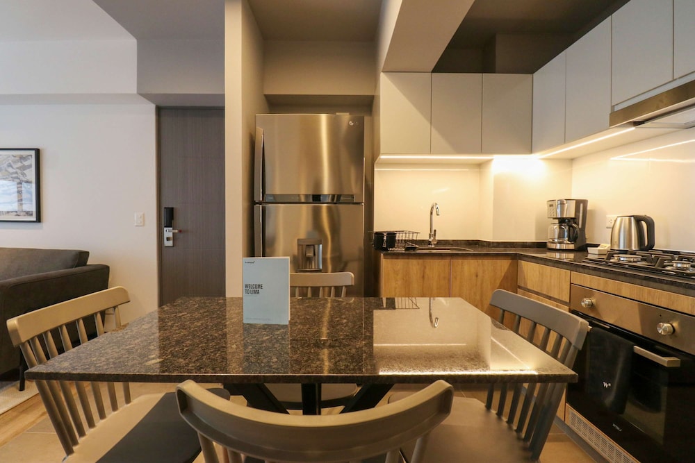 w Fabulous 2BR w Impressive Deco in San Isidro