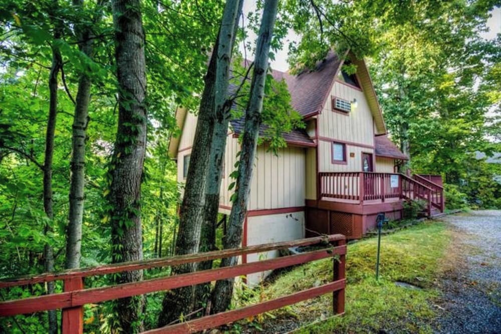 Gatlinburg Mountain Cabin