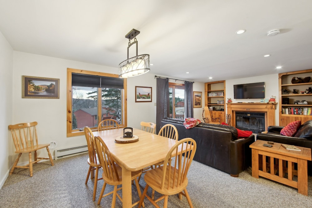 Tahawus 74I - A Cozy Adirondack Retreat 2 Bedroom Townhouse by The Summit at Gore Mountain