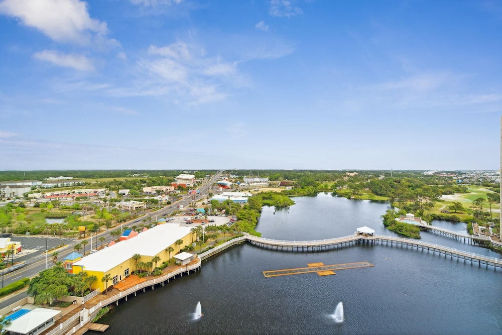 Laketown Wharf 1331