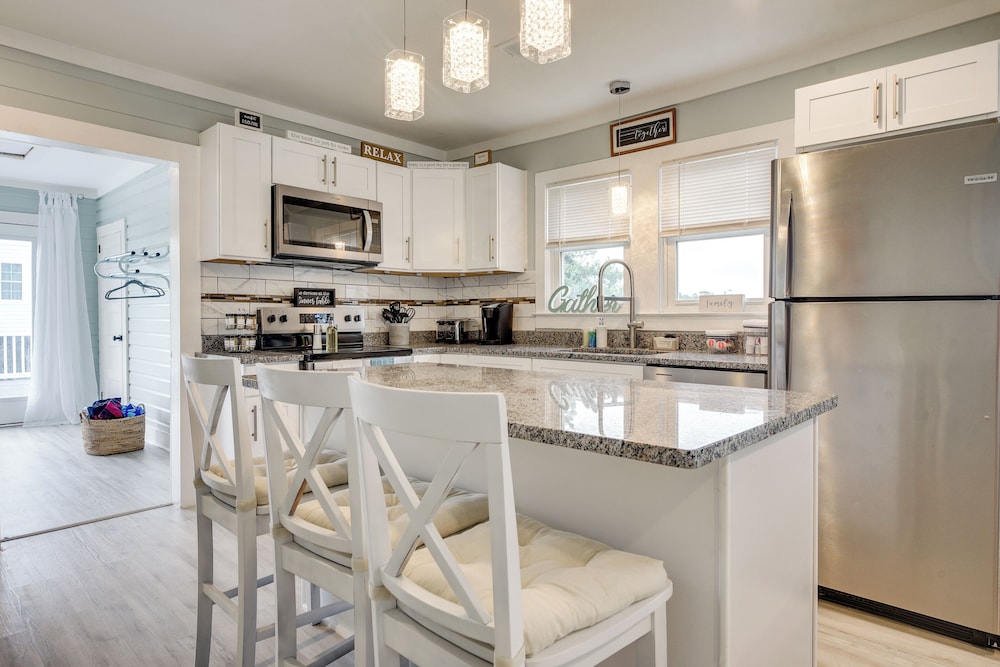 Walk to Shore: Home w/ Deck in North Myrtle Beach