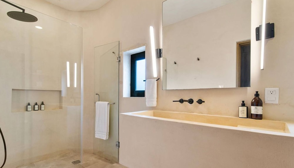 Prime 5th Ave Stay - 4BR With King Beds City Views