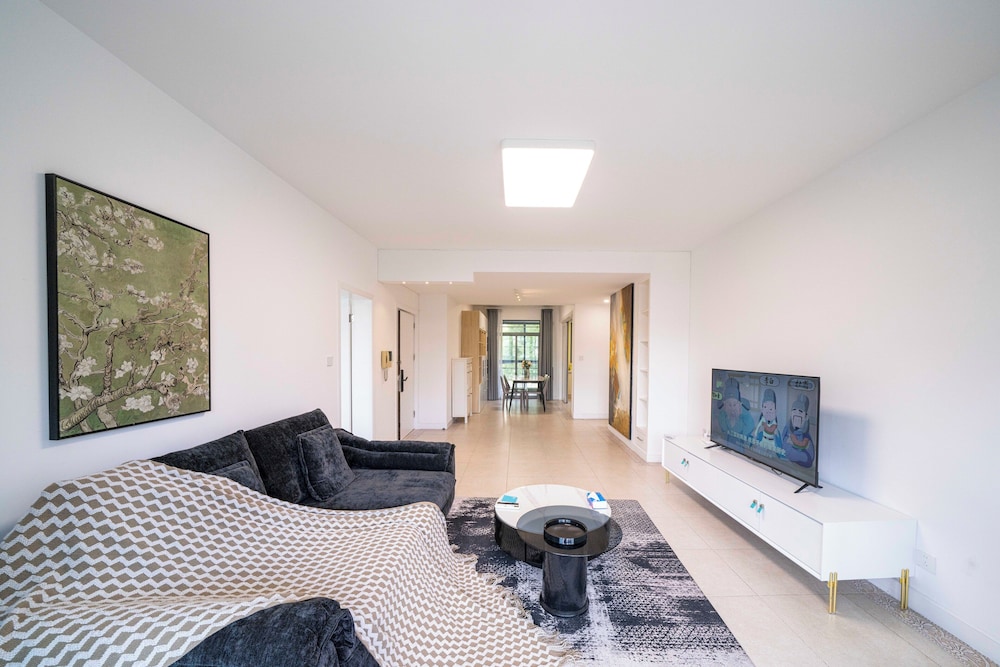 Tyms Family 3BR 2BA APT Crystal Garden