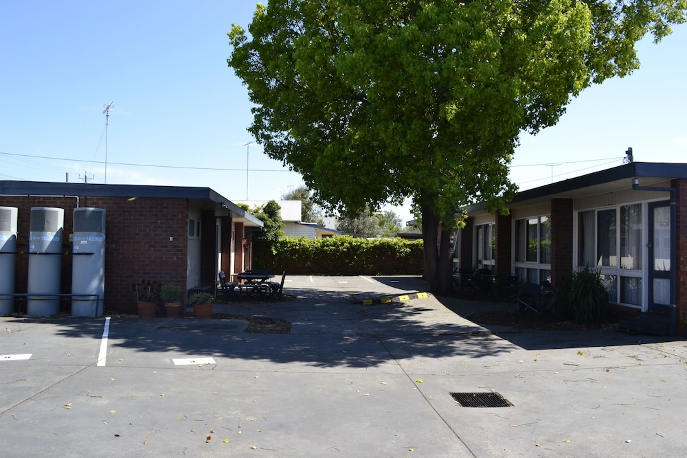 Kardinia Park Motel
