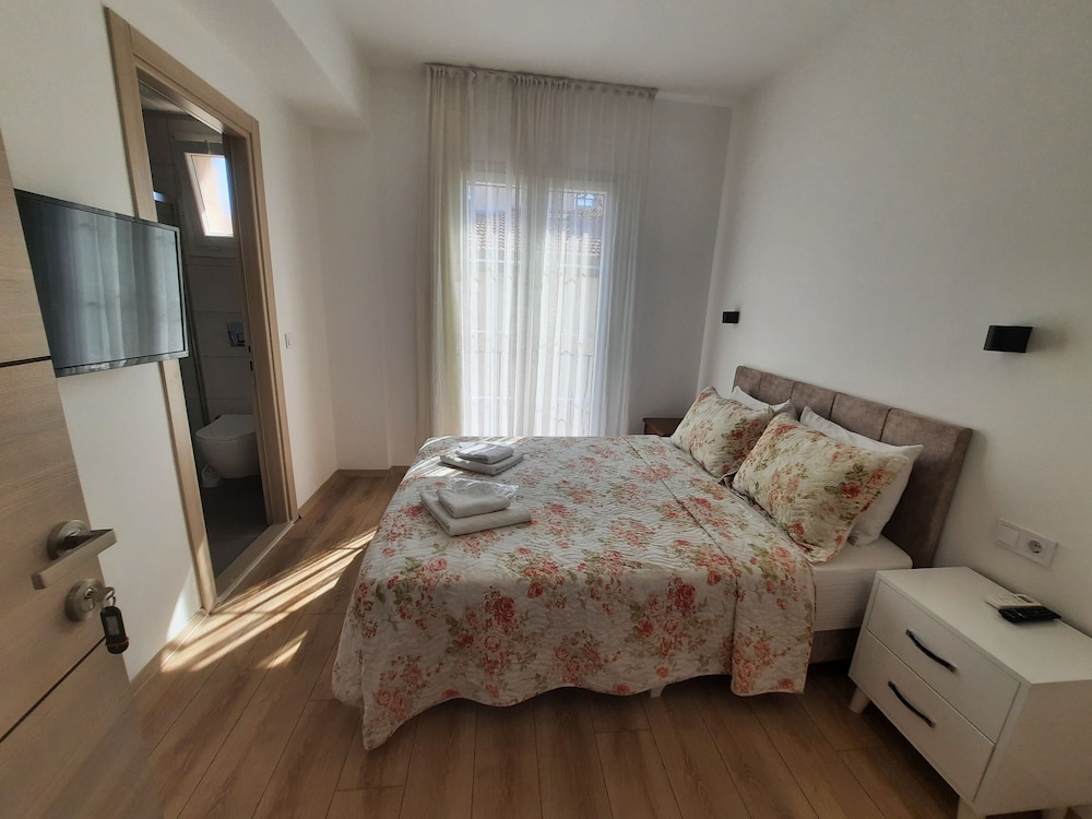 Adil Otel