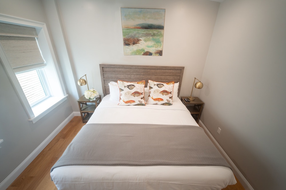 The Newport Lofts - 364 Thames Street