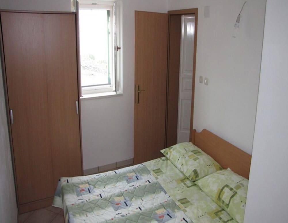 Branko - Large Terrace - H view 2