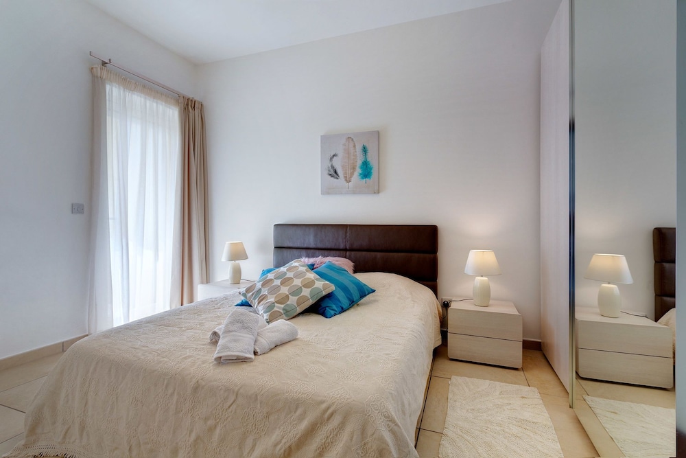 Waterfront LUX APT inc Pool, Sliema Upmarket Area view 4