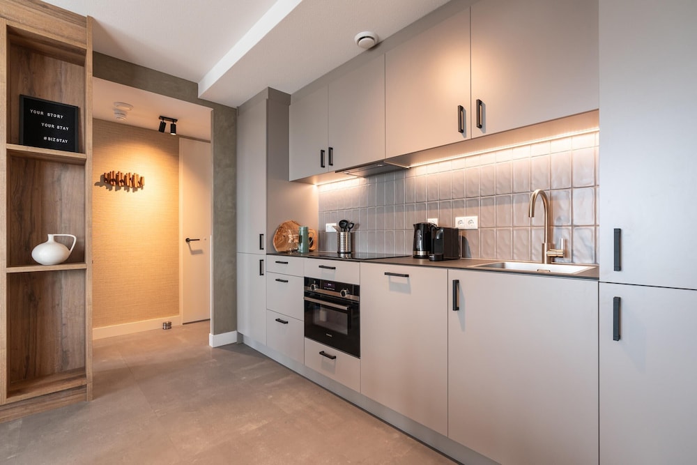 Spacious Apartment in Den Haag With View