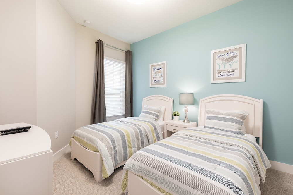 Summerville Vacation Homes by Columbia Management