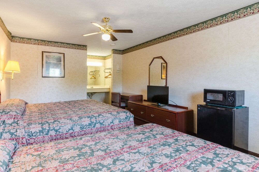 Deerfield Inn