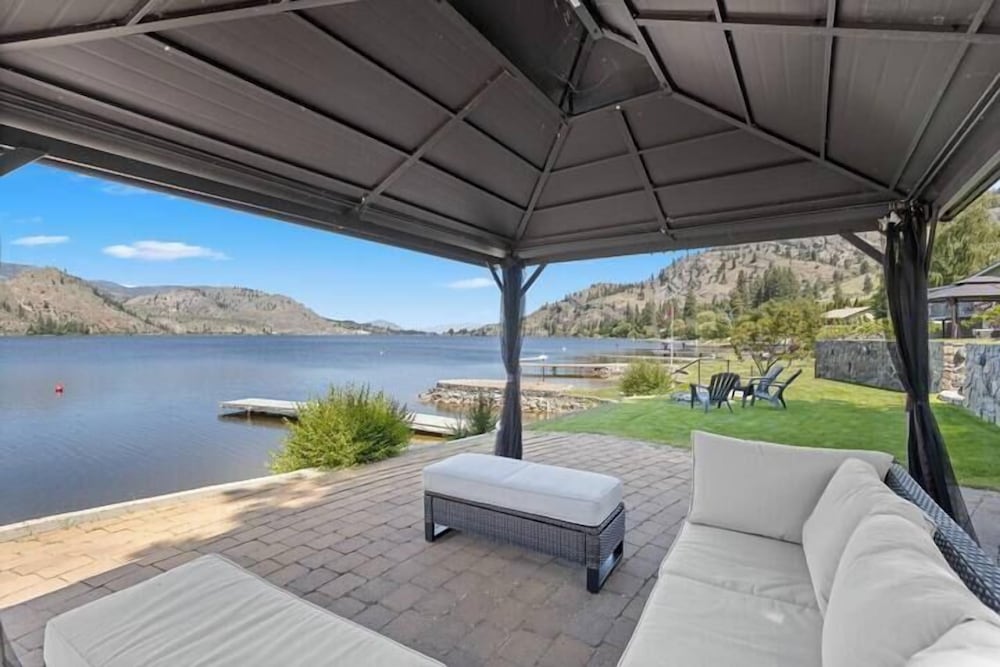 Skaha Lakefront Inn