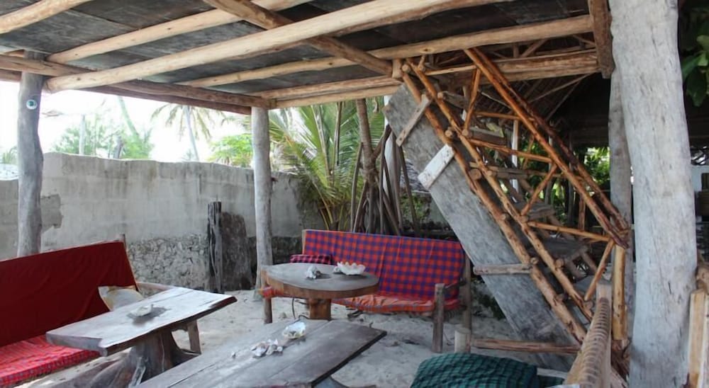 Nyamkwi White Sands