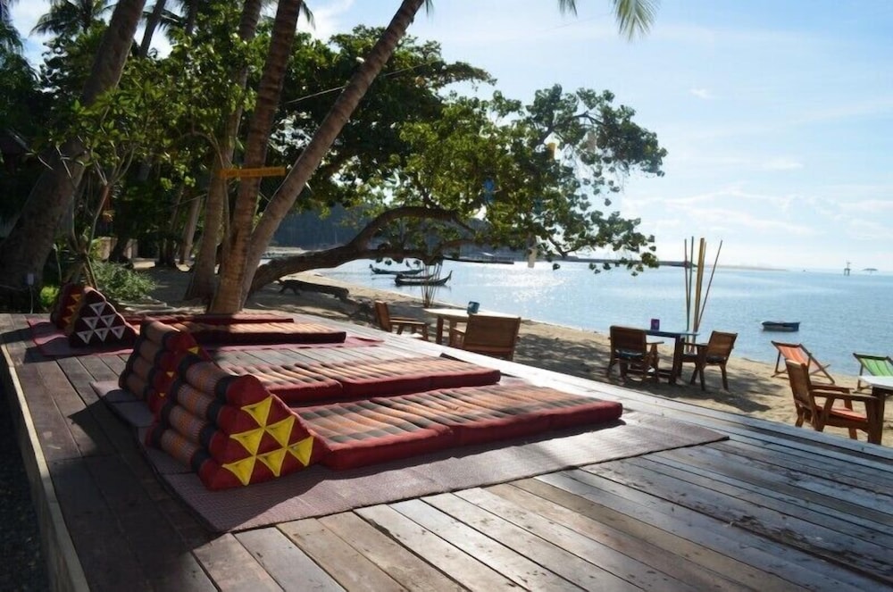 Think & Retro Cafe Lipa Noi Samui