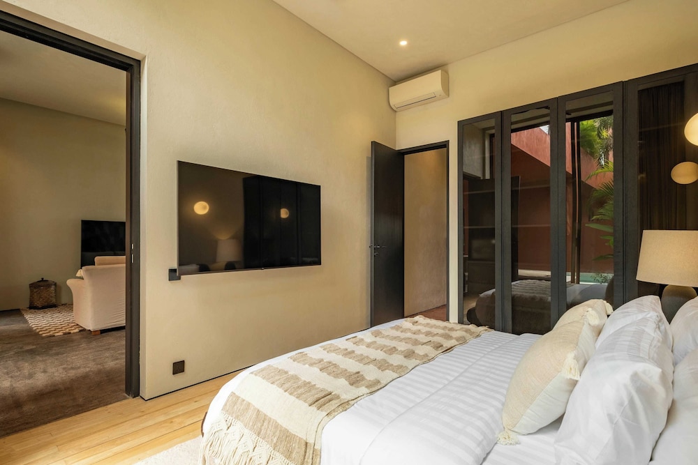 Five Stories - Luxury Villa Retreat