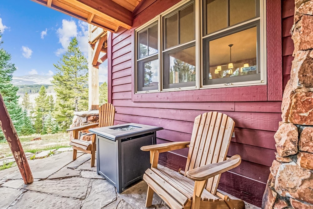 Little Bear Lodge 4 Bedroom Home