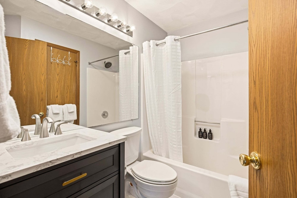 Seven Springs Sunridge 1 Br Condo, Ski-in/out 1 Bedroom Condo