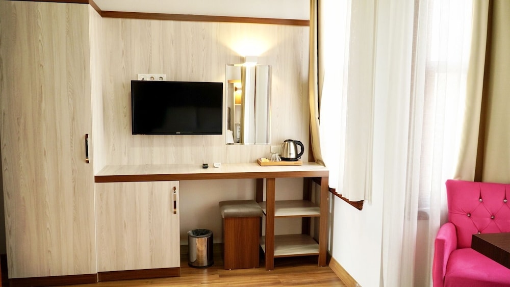 Qonaq Otel - Image 8