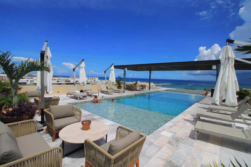 Joy Apt with rooftop and panoramic views