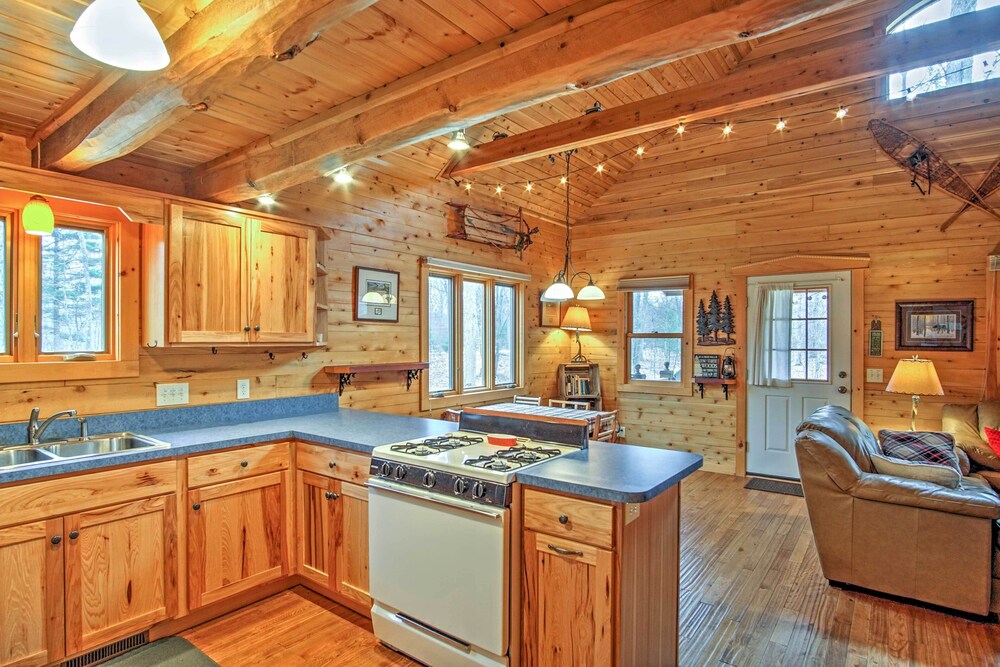 Remote Pentwater Cabin in the Woods: 5 Mi to Dtwn