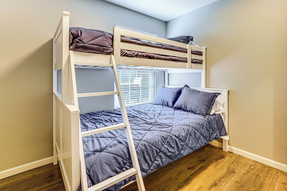 1 Mi to Dtwn: Bentonville Retreat w/ Patio