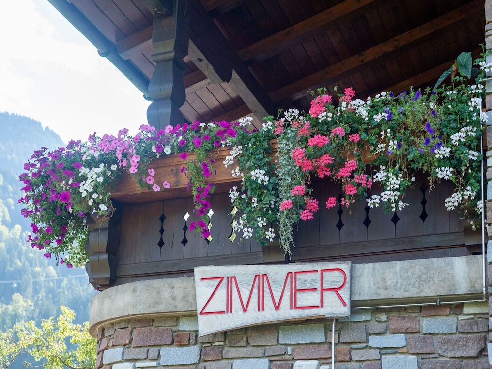 Apartment in Tyrol 100 m to the Mountain Railway