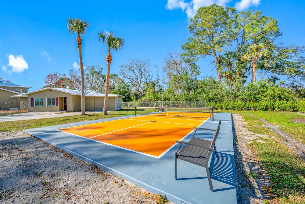 The Perfect Family Retreat w Pool and Games