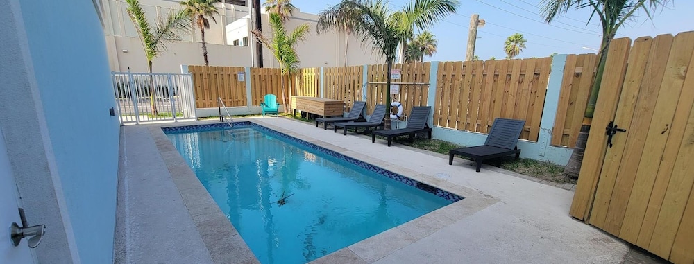 Villas De Laguna 3 3 Bedroom Townhouse