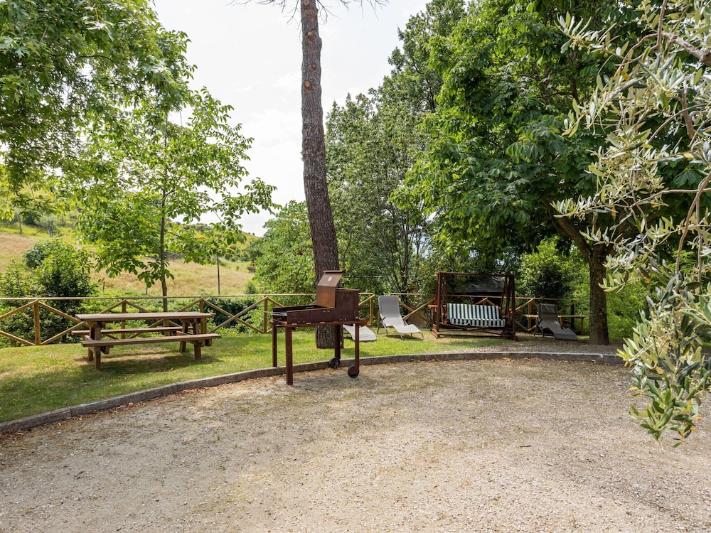 Belvilla by OYO Holiday Home in Assisi With Pool photo 2
