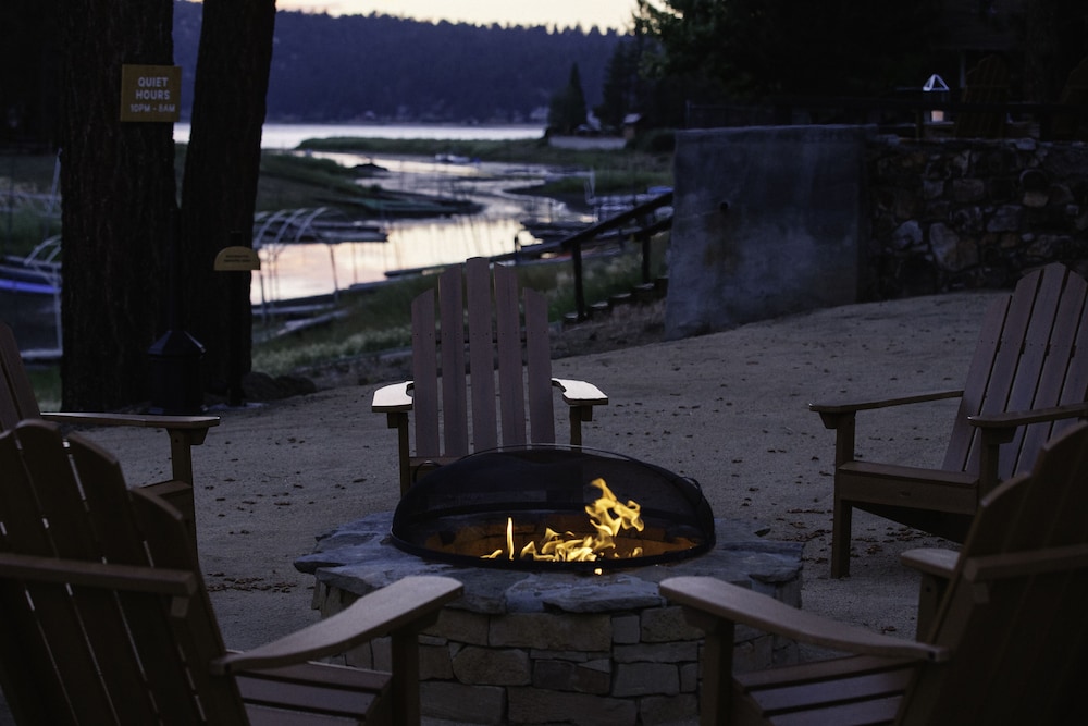Noon Lodge at Mallard Bay