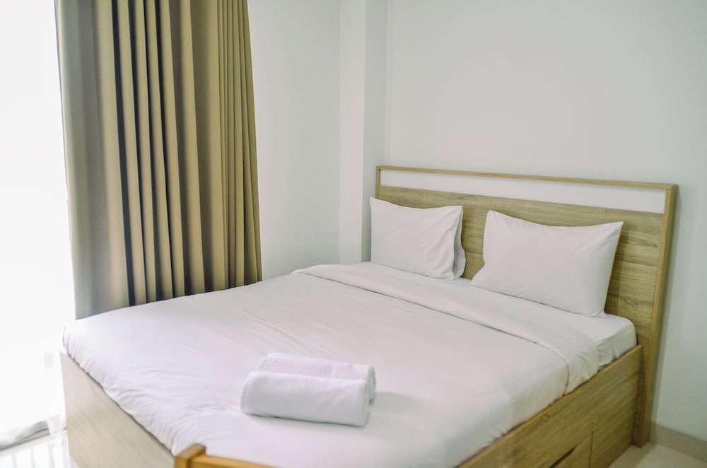 Scenic and Strategic Studio Apartment at Springwood Residence