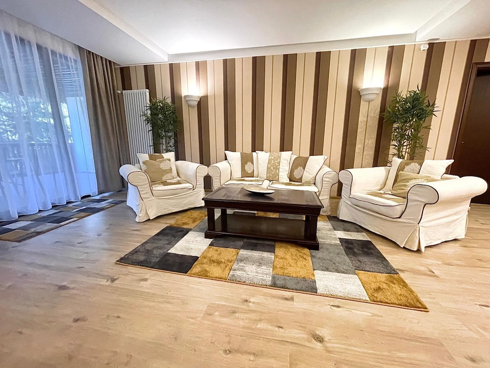 Alpin Aparthotel 2302