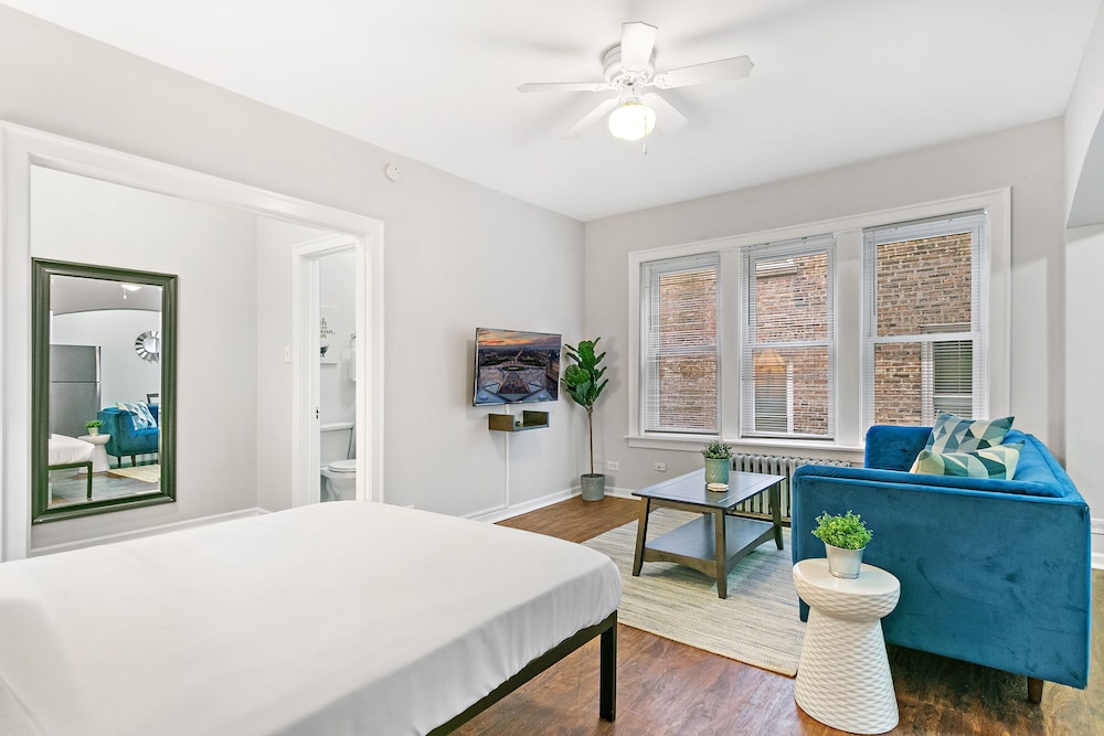 Sunlit Studio - Lunt 1429 rep