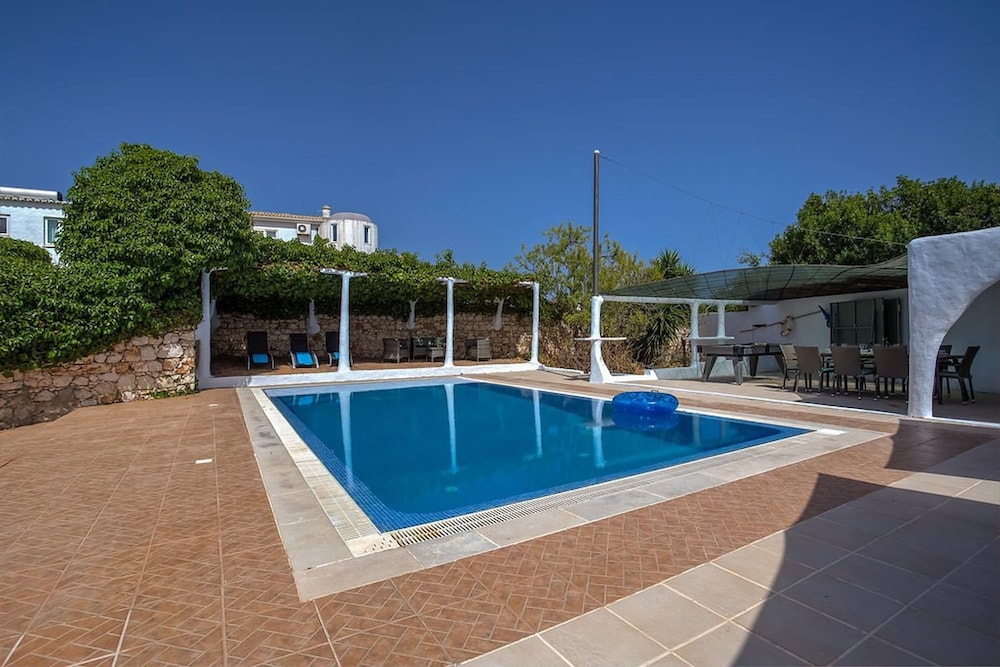 Villa Vale Verde 5 Bedroom Villa 10 min Walk to