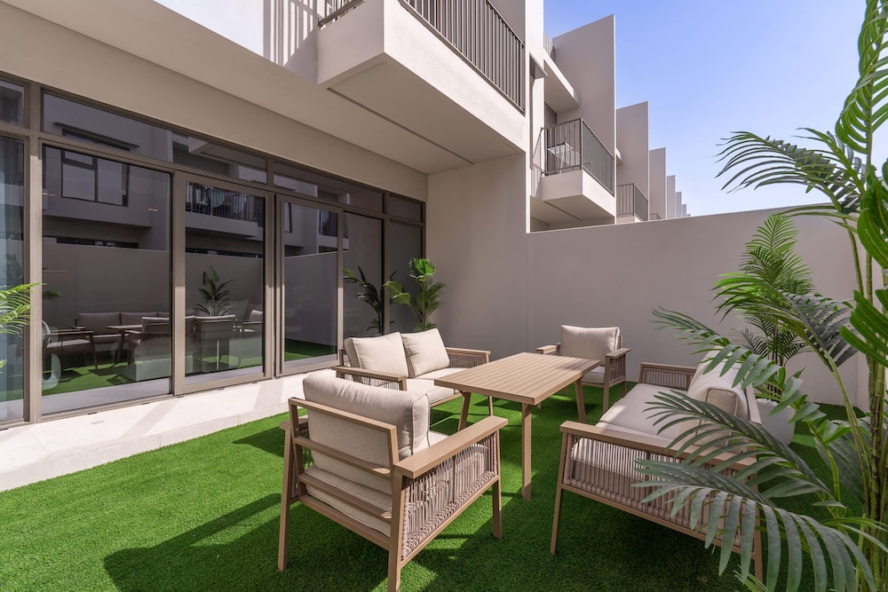 Classy 4-bedroom Villa With Spacious Balcony in Nad Al Sheba