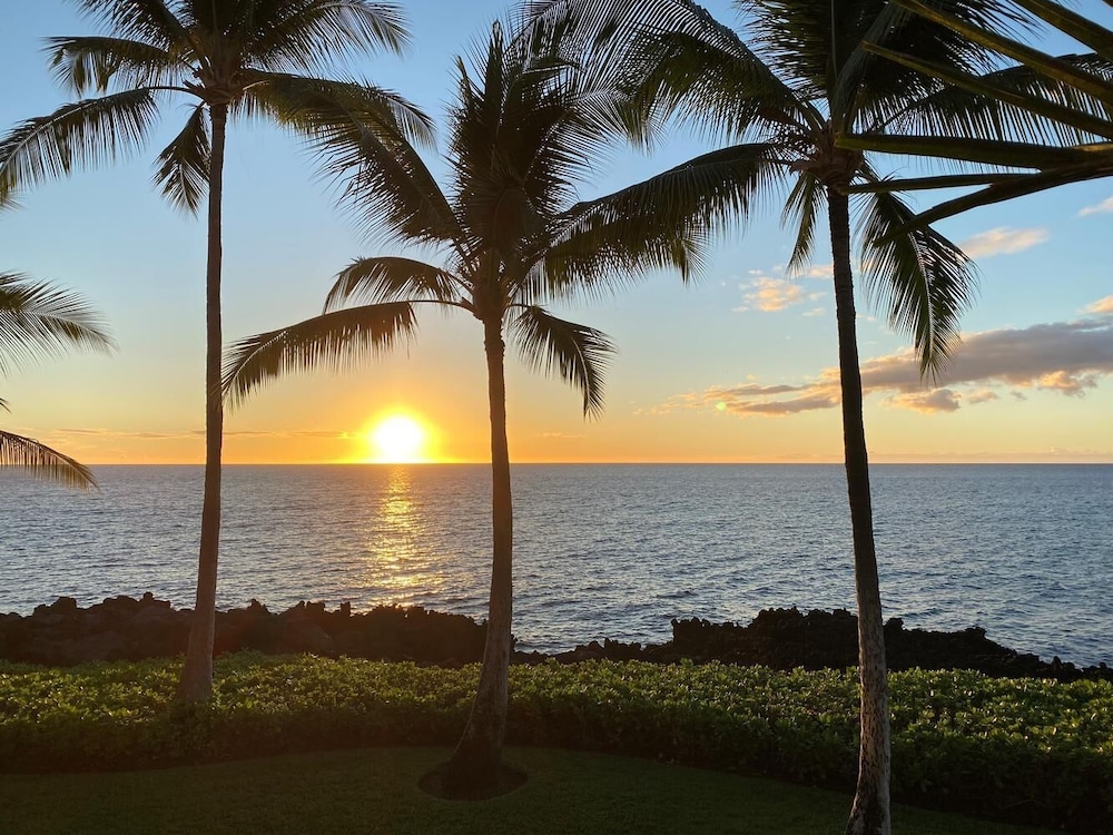 Direct Ocean Front - Sunsets! - Walk to Snorkel Beach - Vrkcv