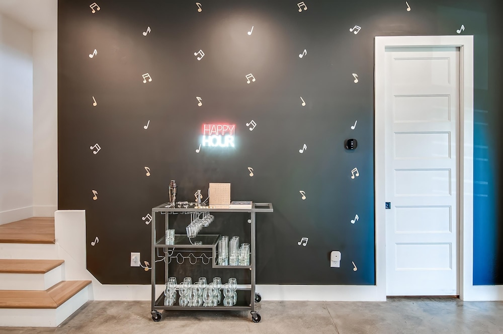 NEW 24 Guests 2 Rooftop Decks Near Downtown