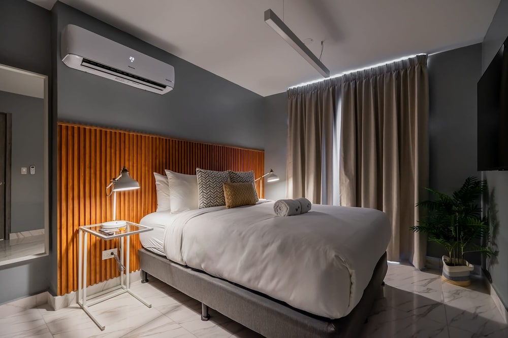 w Majestic 1BR w Beautiful View in Calle 50